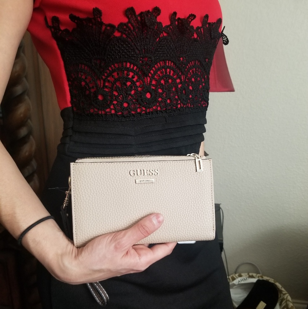NWT Brand new Guess wristlet